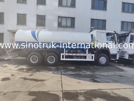 SINOTRUK HOWO Sprinkler Water Tank Truck 10-25CBM 6 X 4 Euro 2 400HP