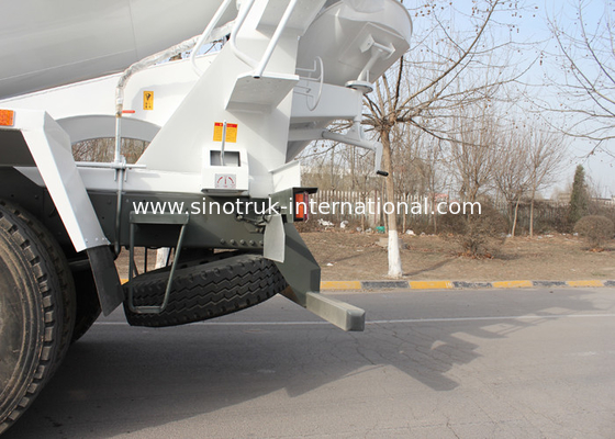 High Efficiency Hydraulic Pump Cement Mixer Truck For Construction Site