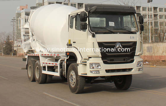 Industrial Concrete Mixing Truck For Road Repairing / Cement Truck Mixer