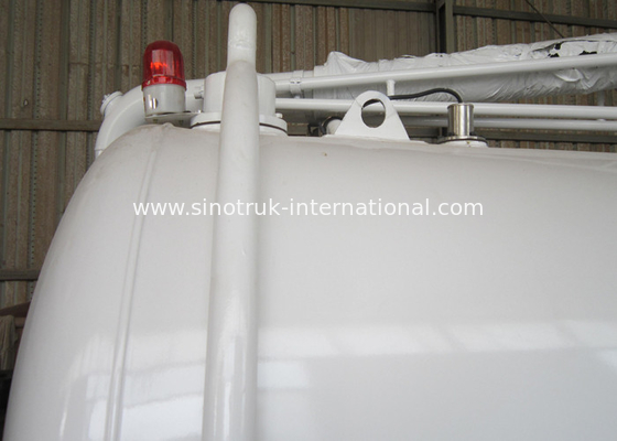 SINOTRUK HOWO Sewage Suction Truck for Sanitation Enterprise 5-6CBM LHD 4X2 Euro2