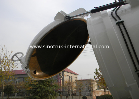 Sewage Suction Truck SINOTRUK HOWO for Sanitation Enterprise 20CBM LHD 336HP