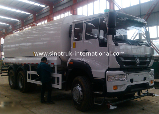 Stainless Steel Water Sprinkling Truck SINOTRUK 18CBM For Pesticide Spraying