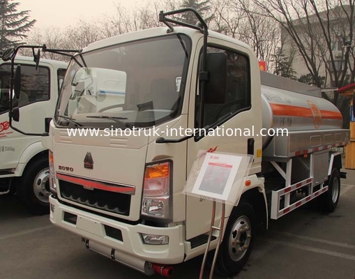 Transporting Oil Tank Truck SINOTRUK HOWO 5-6CBM