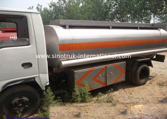Transporting Oil Tank Truck SINOTRUK HOWO 5-6CBM
