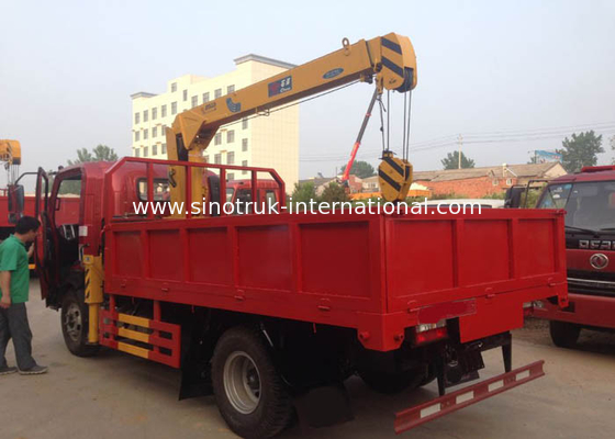 4X2 Euro2 Truck Mounted Hydraulic Crane 3.2 Tons XCMG For Municipal Constructional Engineering