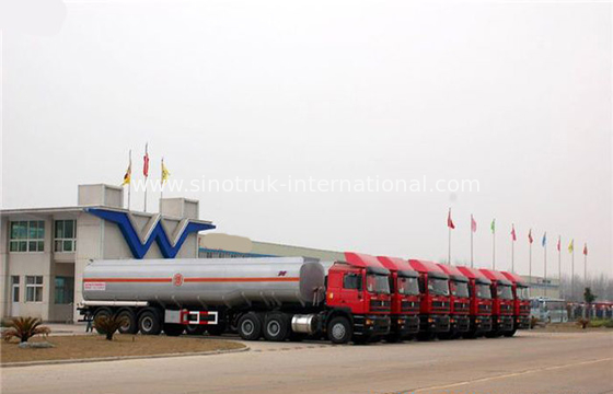 SINOTRUK HOWO Semi Tractor Trailer , Fuel Oil Delivery Truck With Semi Trailer