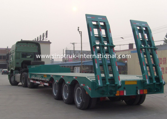 Low-bed Semi Trailer Truck 3 Axles 60Tons 15m for carrying construction machine