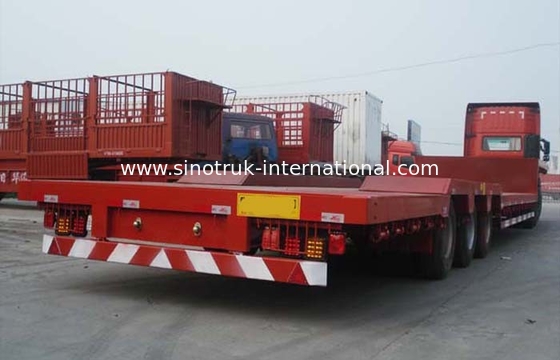 Low-bed Semi Trailer Truck 3 Axles 70Tons 17m for Loading construction machine