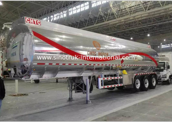 Oil Carrying Semi Trailer Truck , 55 Tons 60cbm Mn Steel Oil Tanker Truck