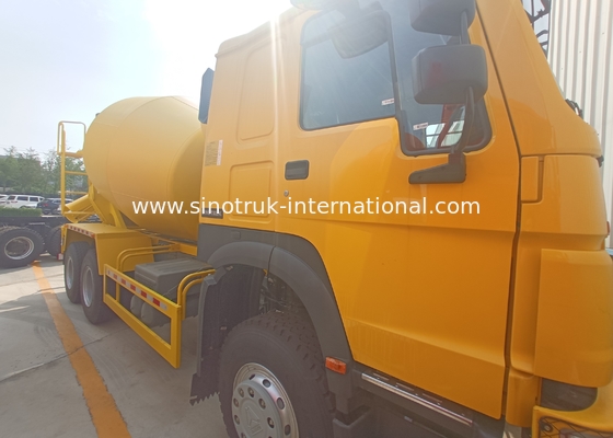 6x4 LHD Drive Type SINOTRUK HOWO Concrete Mixer Truck 371HP