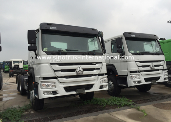 Howo Tractor Trailer Truck LHD 10 Wheels HW 79 High Roof Cab Two Berths 102 km / h