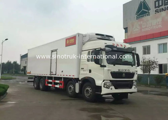 8×4 Refrigerated Trucks And Vans SINOTRUK HOWO 40 Ton For Carrying Frozen Foods