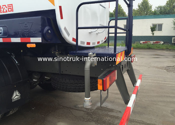 Water Sprinkling Tank Truck SINOTRUK HOWO LHD 6X4 18CBM For Pesticide Spraying