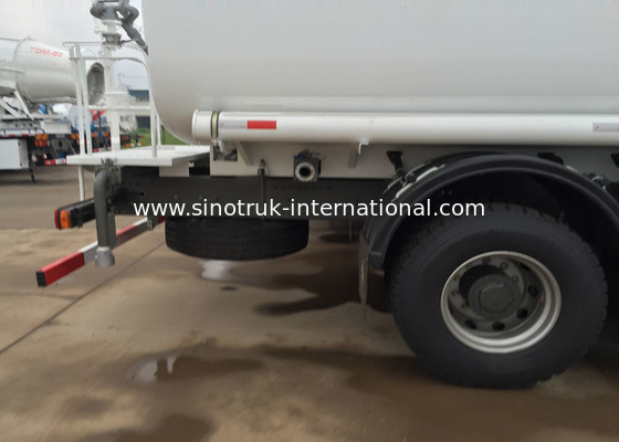 6000 Gallon Water Tank Truck Hydraulically Operated Air Assistance SINOTRUK HOWO