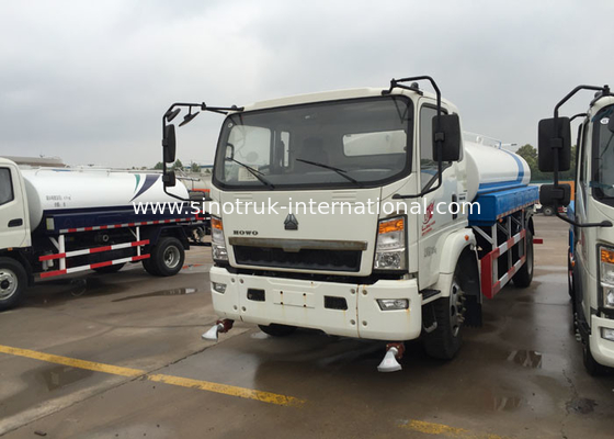 Sprinkling Truck 5 - 8CBM SINOTRUK HOWO Light Duty Truck Chassis For Road Flushing