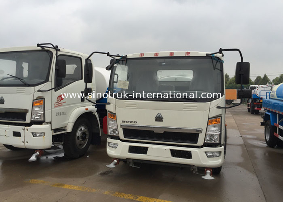 Sprinkling Truck 5 - 8CBM SINOTRUK HOWO Light Duty Truck Chassis For Road Flushing