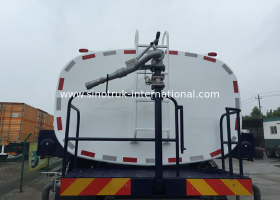 SINOTRUK 20CBM Water Sprinkler Truck With Internal Anti - Corrosion Treatment