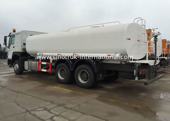 SINOTRUK Internal Anti - Corrosion Construction Water Transport Trucks 18 - 25CBM