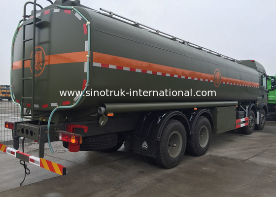 Stable Fuel Tanker Truck SINOTRUK HOWO 30 - 40 Tons For Oil Transportation 8X4 RHD