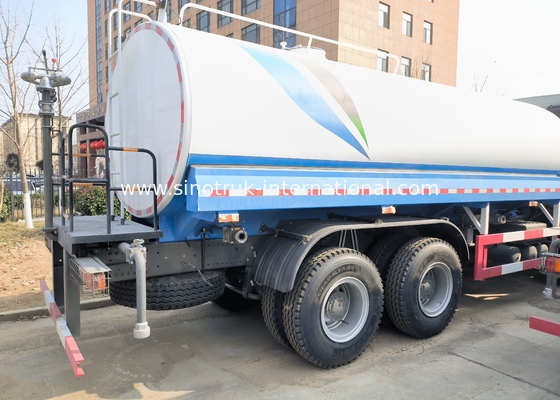 SINOTRUK HOWO Water Tank Truck 6x4 LHD 15-20CBM Spraying Range Wide