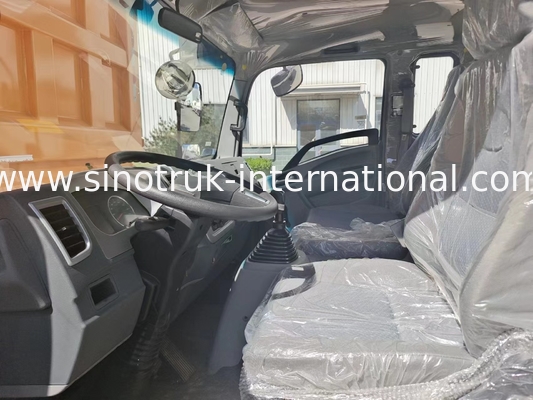 SINOTRUK Light Water Tank Truck LHD 5-8CBM Spraying Range Wide