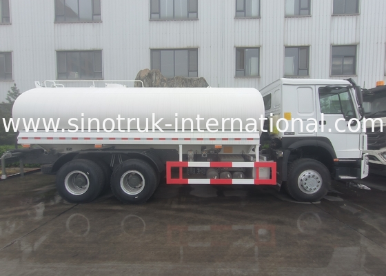 Sinotruk Howo Sprinkler Water Tank Truck 10-25CBM 6 X 4 Euro 2