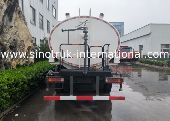 Sinotruk Howo Sprinkler Water Tank Truck 10-25CBM 6 X 4 Euro 2