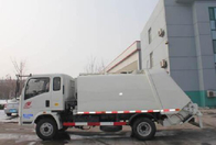 LHD 4X2 SINOTRUK HOWO Compressed Compactor Garbage Collection Truck 5 - 6m3