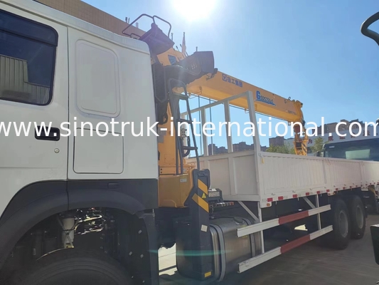 HOWO Truck Mounted Cranes Equipment 12 Tons XCMG For Lifting 6X4 LHD 400HP