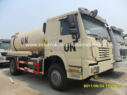 SINOTRUK HOWO Sewage Suction Truck 10000L LHD 4X2 , Liquid Waste Trucks