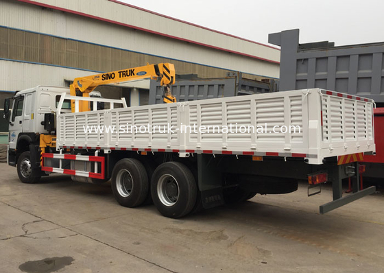 4X2 LHD Truck Mounted Telescopic Boom Crane 5 Tons For Bridge Engineering