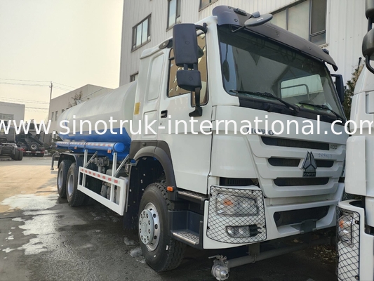 SINOTRUK HOWO Sprinkler Water Tank Truck 10-25CBM 6 X 4 Euro 2 400HP