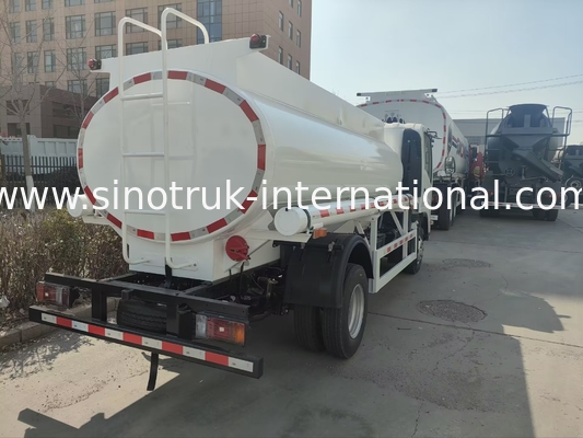 SINOTRUK HOWO 4X2 Transporting Oil Tank Truck SINOTRUK HOWO 5-6CBM