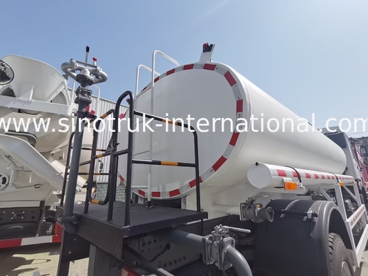 HOWO SINOTRUK Water Tank Truck 300HP With High Pressure Flush Function