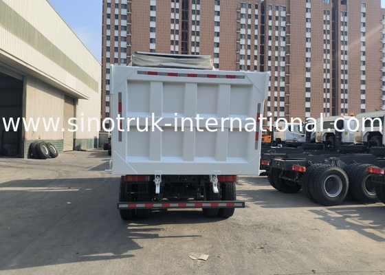 Sinotruk Howo Tipper Dump Truck 380Hp 6 × 4  20CBM White With Automatic Tarpaulin