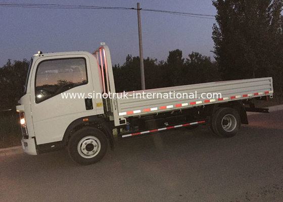 HOWO Light Duty Trucks 3-5 Tons , Construction Site Trucks ZZ1047D3414C145