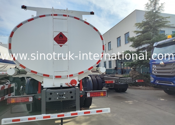 SINOTRUK HOWO Red 380HP 8×4 12Wheels High Capacity Oil Tank Truck