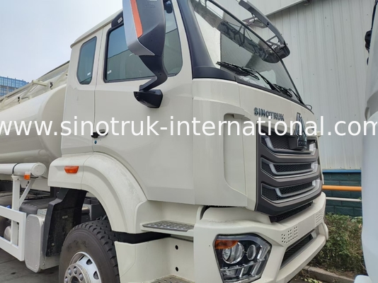 HOWO 25CBM 6*4 Oil Tank Truck  380HP Strong Horsepower White