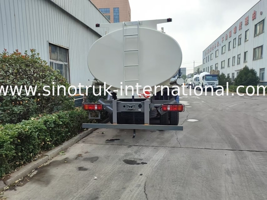 HOWO 25CBM 6*4 Oil Tank Truck  380HP Strong Horsepower White