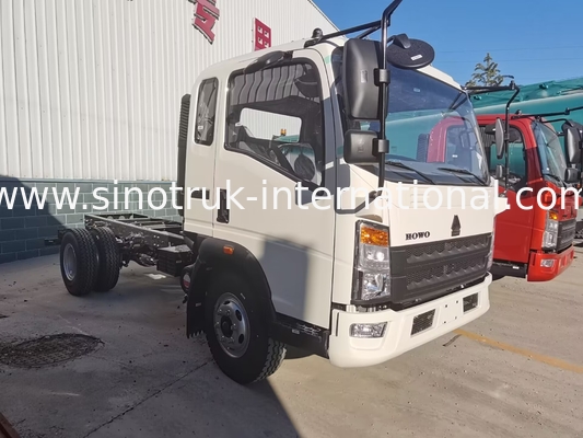 HOWO Small Goods Transporting Light Duty Trucks Two Sits Single Berth With A / C Chassis LHD