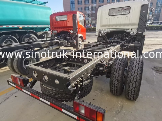 HOWO Small Goods Transporting Light Duty Trucks Two Sits Single Berth With A / C Chassis LHD