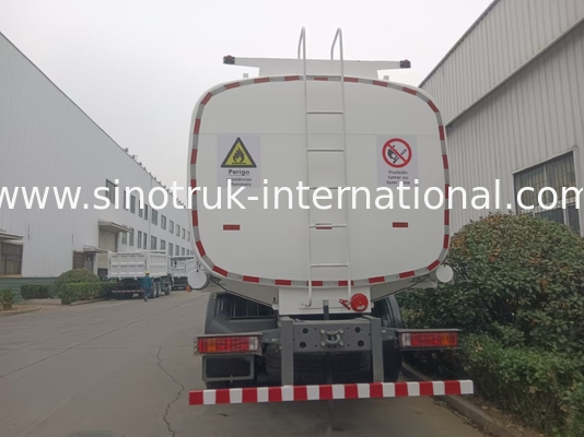 SINOTRUK HOWO Red Oil Tank Truck 400HP 8×4 12 Wheels High Capacity