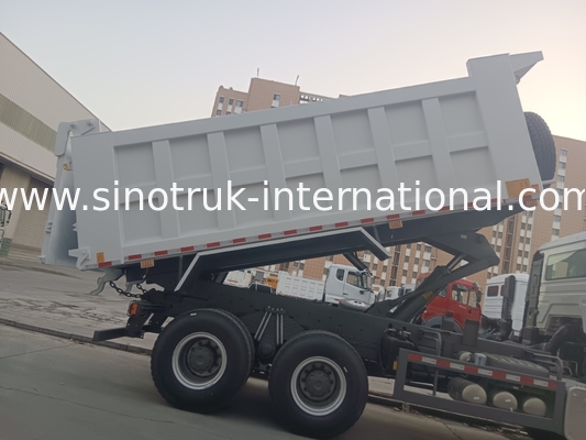 SINOTRUK HOWO 400 HP Tipper Dump Truck For Construction N7 Military Bumper Warning Light
