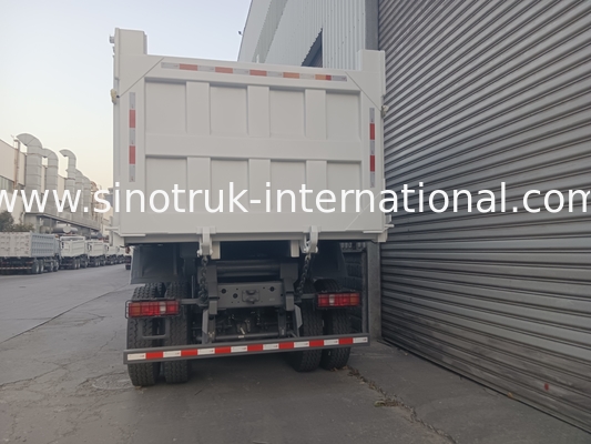 SINOTRUK HOWO 400 HP Tipper Dump Truck For Construction N7 Military Bumper Warning Light