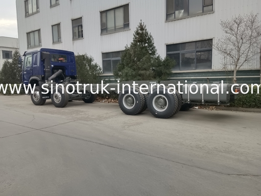 SINOTRUK HOWO Oil Tank Truck Chassis 400HP 8X4 LHD 50 Tons 40CBM