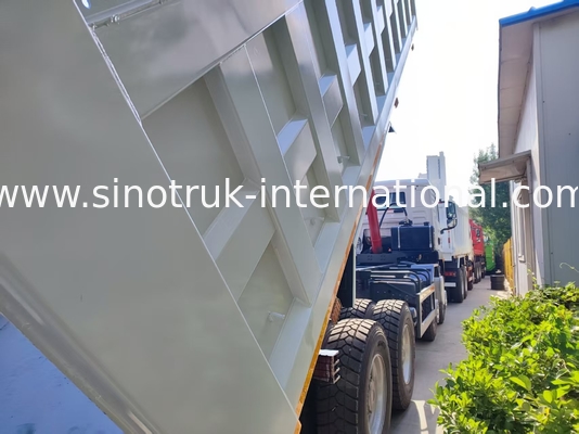 26.91CBM Powerful HOWO TX 8x4 Tipper Dump Truck With 12.00R20 Wheel