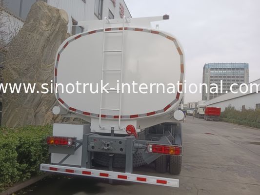 SINOTRUK HOWO Red 371HP 8×4 12Wheels High Capacity Oil Tank Truck 30CBM
