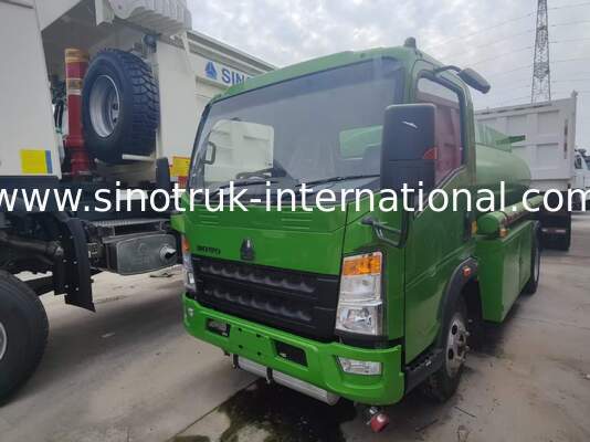 Sinotruk HOWO 8 CBM Capacity Oil Tank Truck with 4x2 Drive Type and Euro III Emission Standard