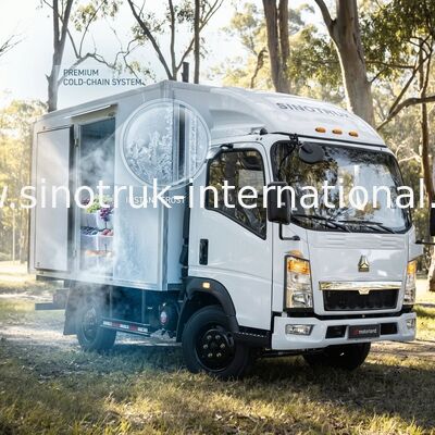 White SINOTRUK HOWO 10 Ton Refrigerated Truck 140HP LHD