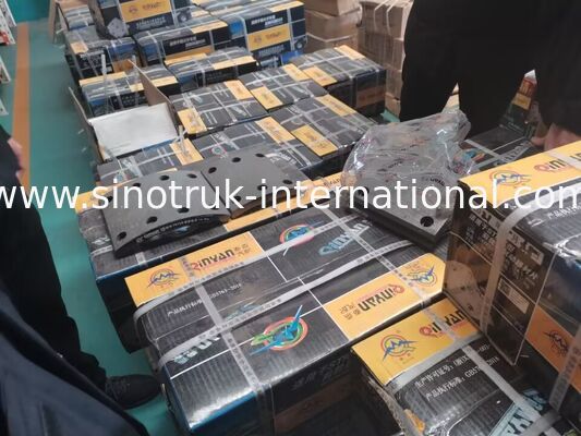 SINOTRUK HOWO Black Brake Lining Truck And Trailer Parts WG9231342069